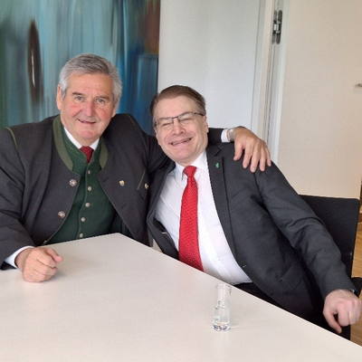 IOI President Chris Field PSM, with Herr Burgermeister Josef Niggas